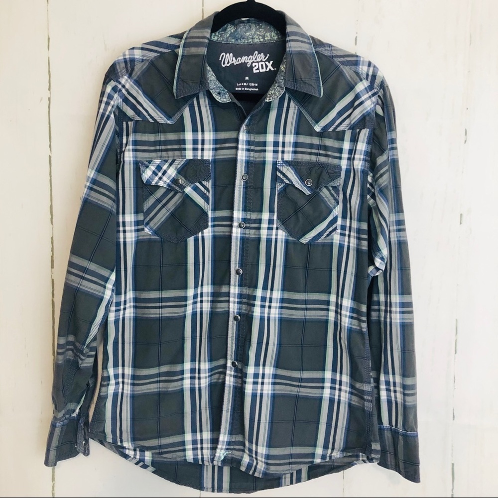 Wrangler 20x plaid and paisley button up shirt